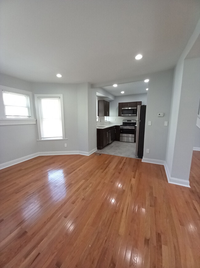 Photo - 943 E Stafford St