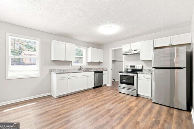 715 W Creek Cir