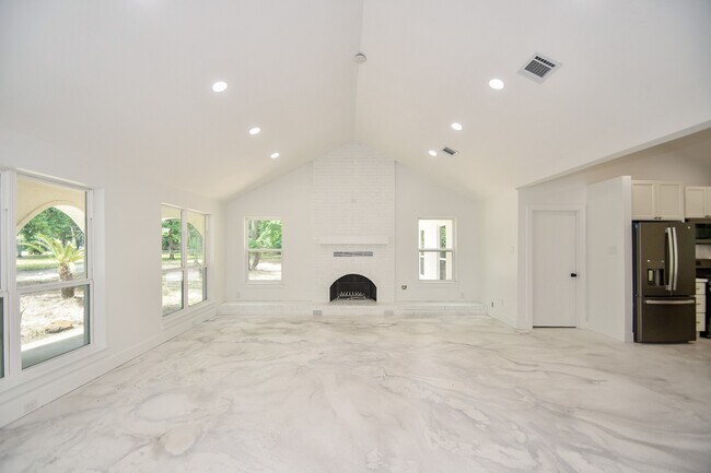 Photo - 6914 Evergreen St