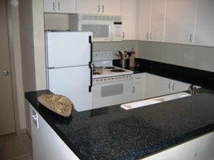Building Photo - Great Studio Condo unit right between Capi...