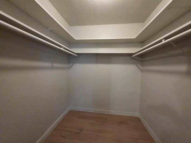 Photo - 701 E 45th St