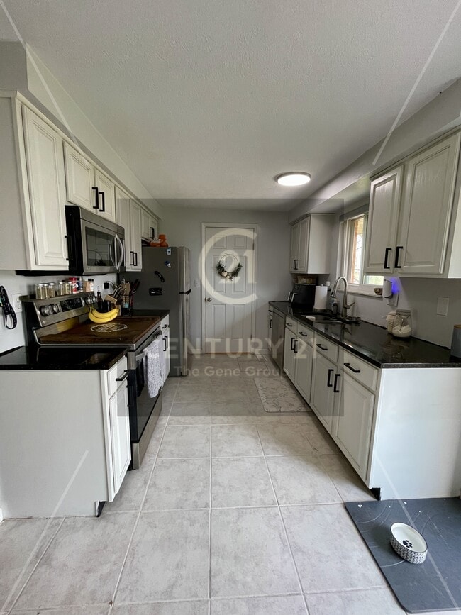 Photo - 5051 Bluffview Dr