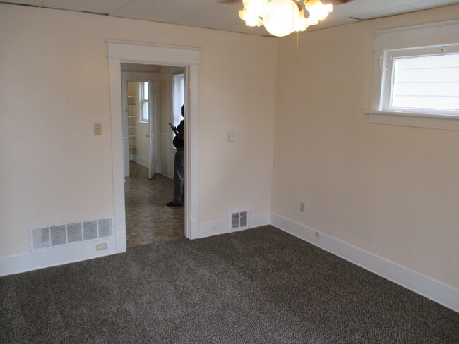 Photo - 1318 E 9th St Unit 2