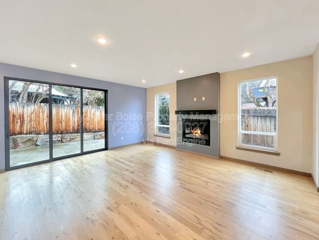 Photo - 2640 W Neff St