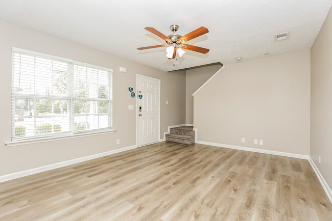 Photo - 1081 Lakewalk Dr