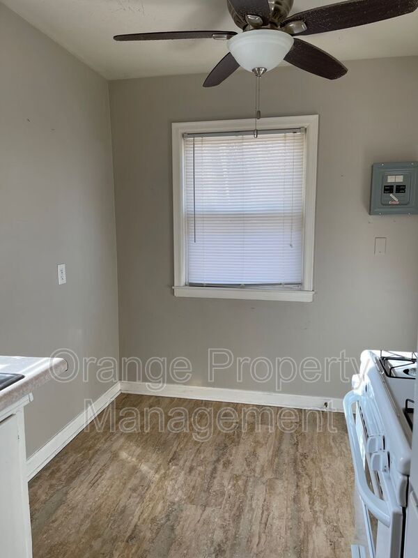 Photo - 820 N 46th St Unidad #2
