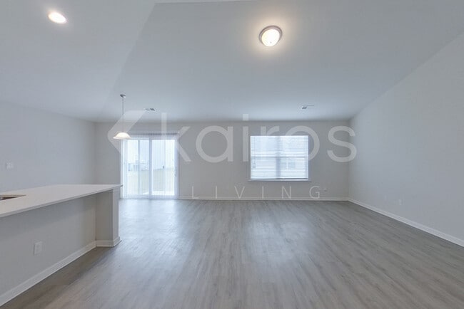 Photo - 12 Carrollton Dr