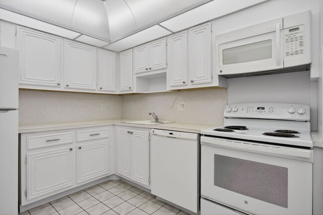 Photo - 2651 S Palm Aire Dr Unit 302