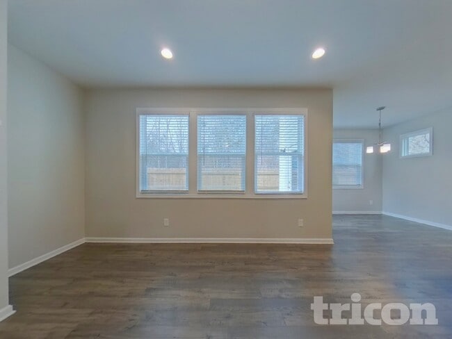 Photo - 2241 Westside Dr