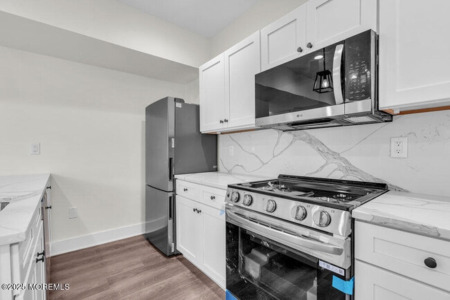 Building Photo - 700 1st Ave Unit B2 Rental