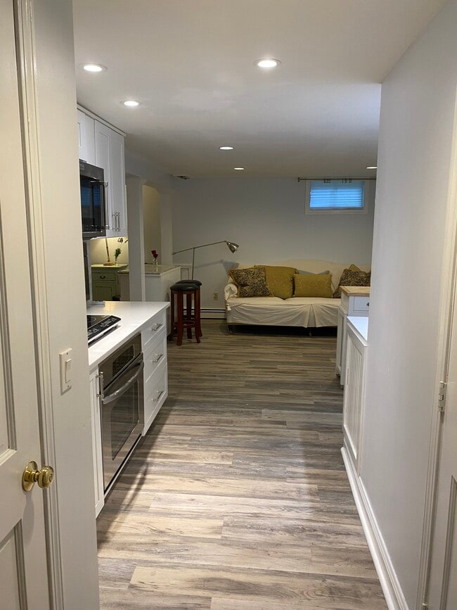 Kitchen - 76 Golden Hill St
