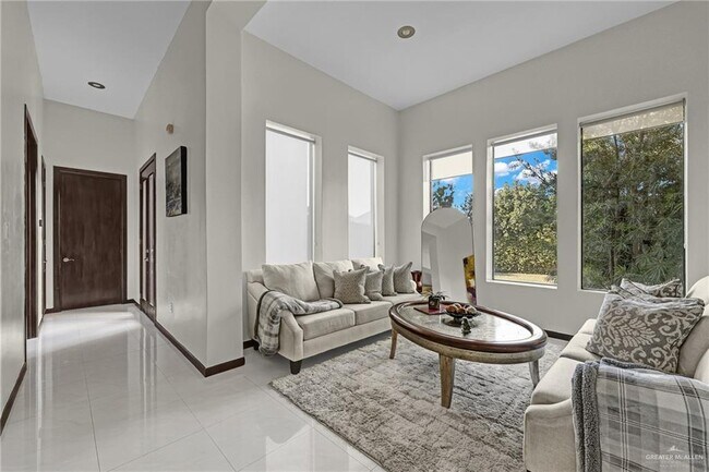 Photo - 26 Red River Dr