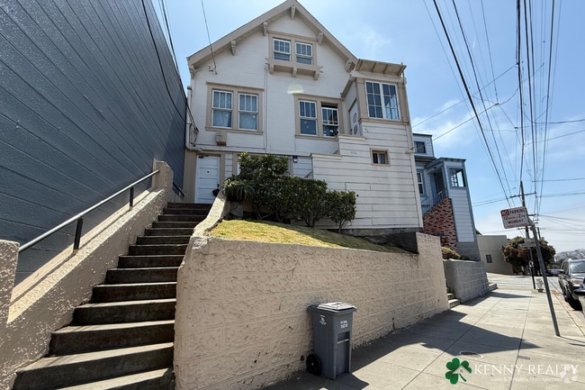 Building Photo - 456 Silver Ave Unit 456 Silver Ave A - lease only Rental