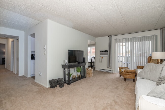 2BR, 2BA - 1,066SF - Entrance