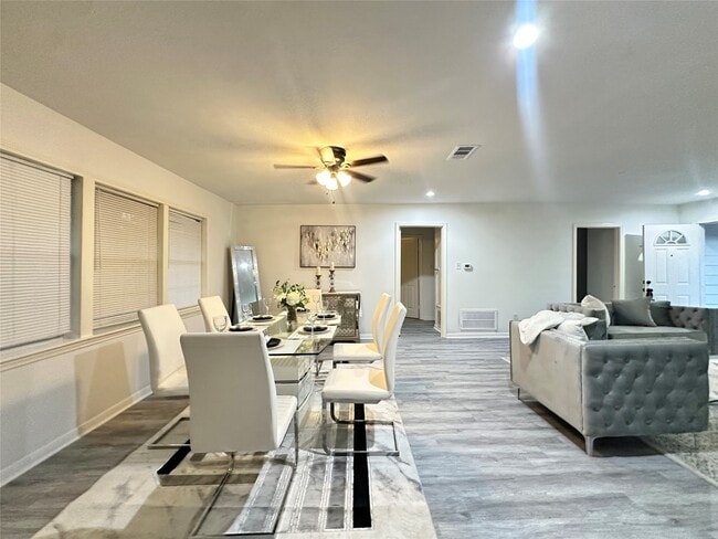 Photo - 5346 Windswept Ln