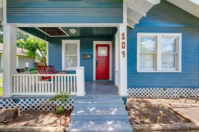 Photo - 109 E 23rd St