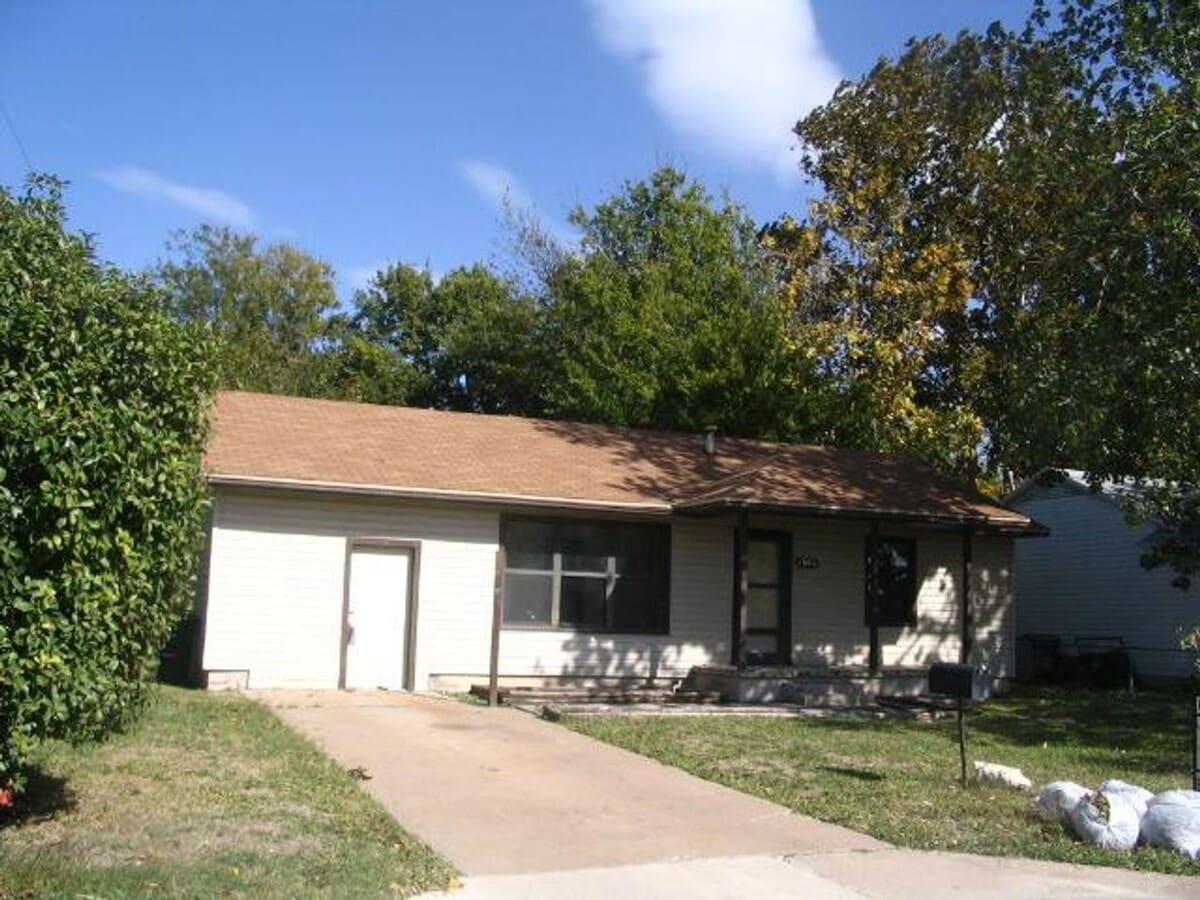 Photo - 1301 E Avenue H House