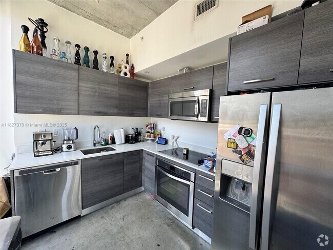 Building Photo - 151 SE 1st St Unit 1210 Rental