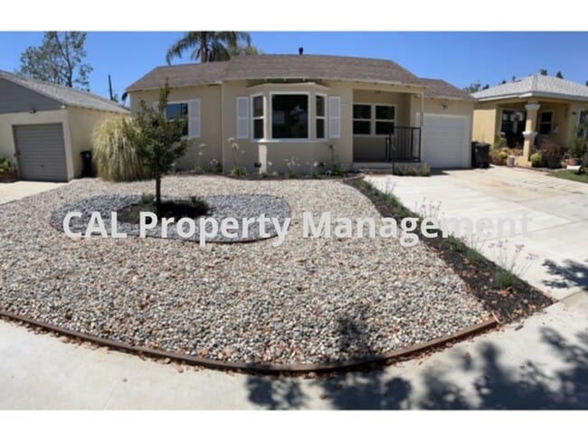 Building Photo - 2125 N Screenland Dr Unit 2125 N. Screenland Drive Rental