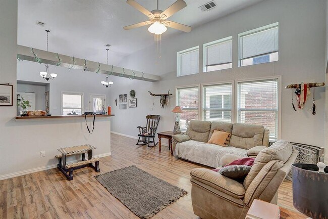 Photo - 8801 Stewart St