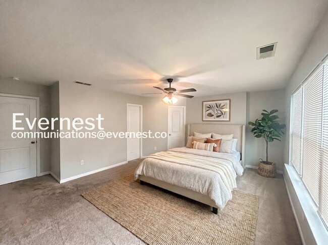 Photo - Limited Time Special Offer / 3 Bed/2.5 Bath Home with Garage / Pet-Friendly / Available Now!