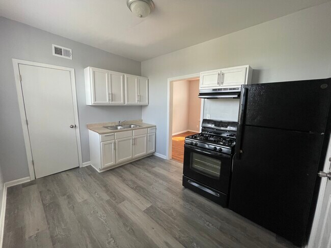 Photo - 7912 S Bishop St Unit 2F