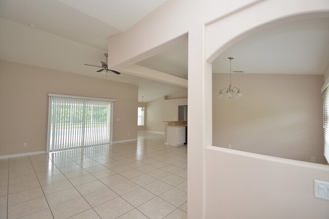 Photo - 102 Pine Cir Dr