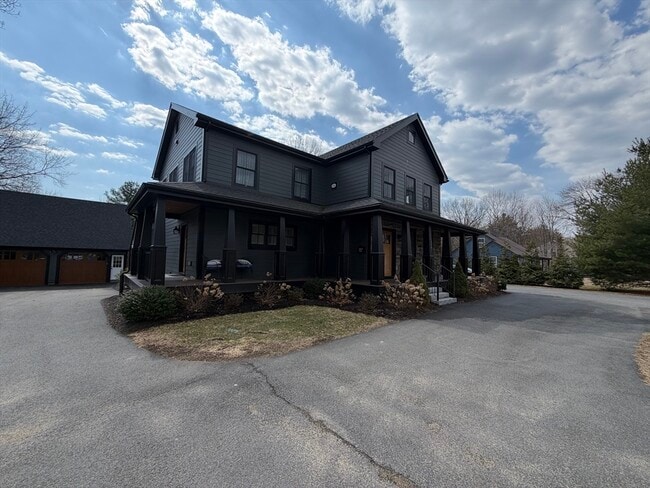 Building Photo - 324 East St Unit 2