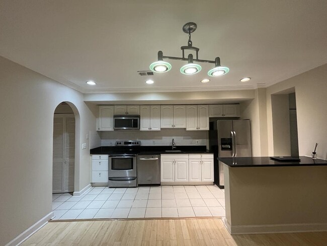 Photo - 1242 Queen St NE Unit 4