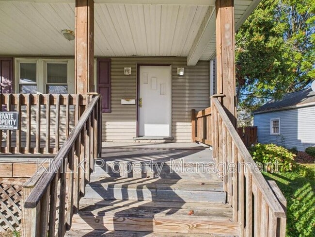 Photo - 903 Donald Ave