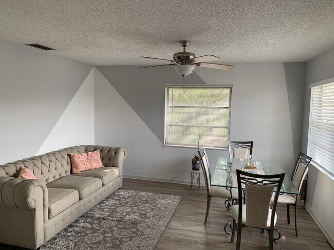 Photo - 406 Lakeside Dr Unit 208