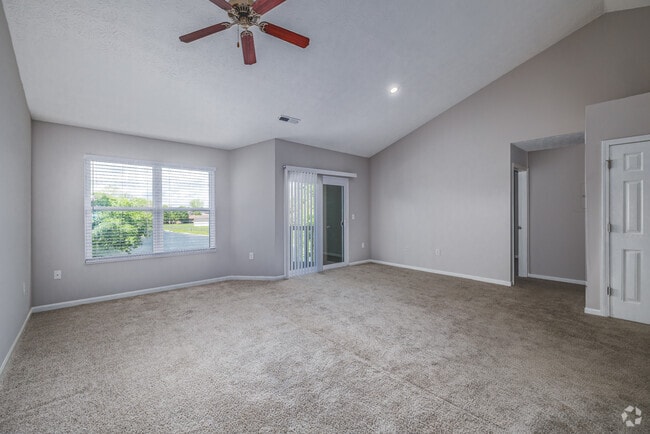3BR, 2BA - 1,232SF - Living Room