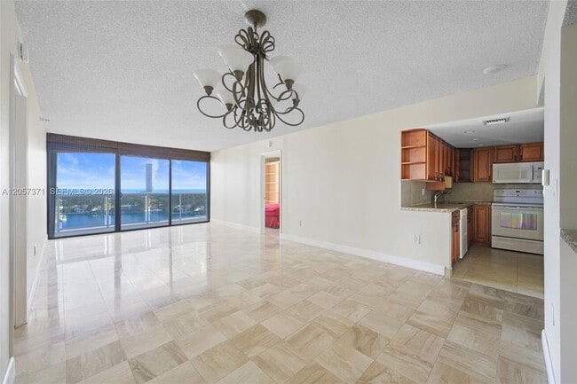 Photo - 20505 E Country Club Dr Unit 1434