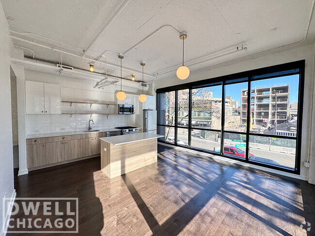 Building Photo - 5035 N Broadway St Rental
