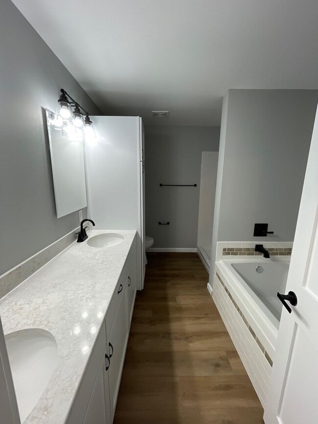 Photo - 2506 Landmark Dr Unit 2506