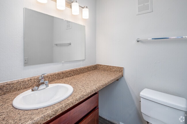 2BR, 1.5BA - 900SF - Bathroom