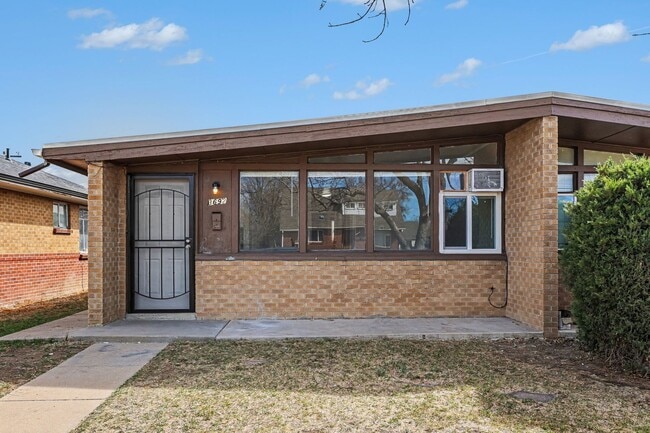 Photo - Newly Renovated 2Bed/1Bath Duplex in Park Hill