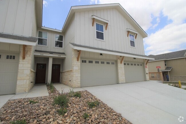 Building Photo - 3/2.5/1.5 Fourplex Close to IH35 for Commu... Rental