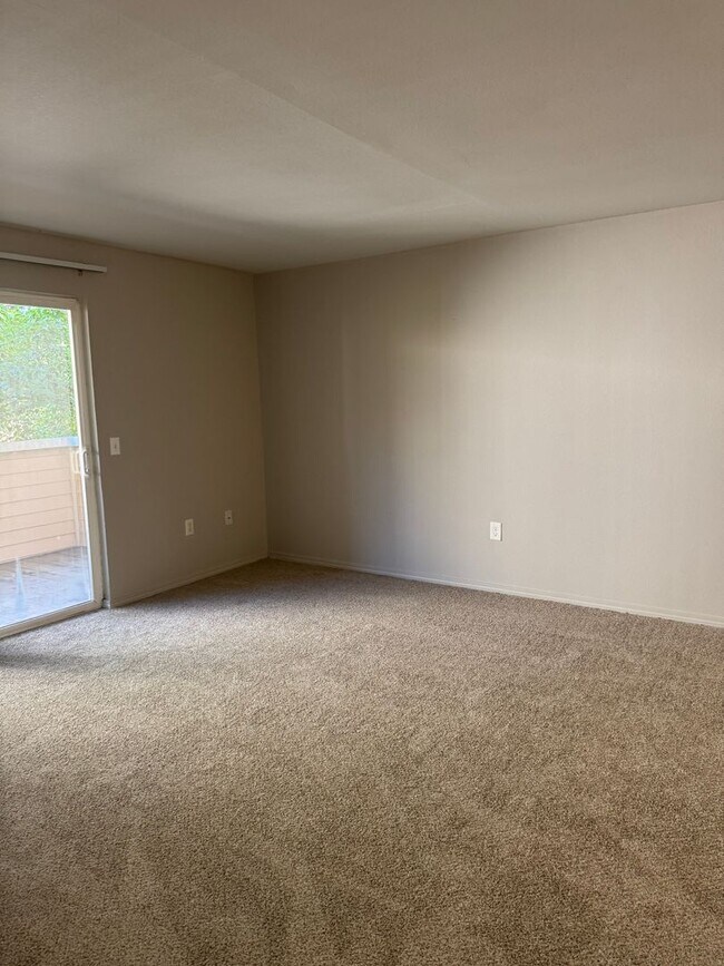 Photo - Life Just Got Better Come See For Yourself At Powell Court Apartments!! Unit 60