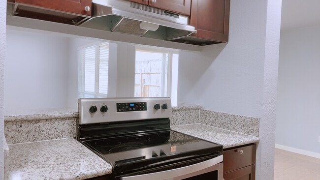 Building Photo - 10318 Richmond Hill Dr Rental