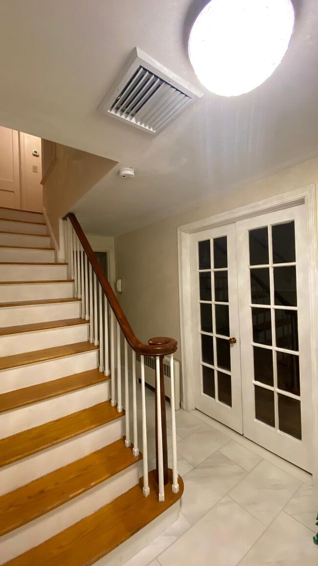 Photo - 1607 Main St