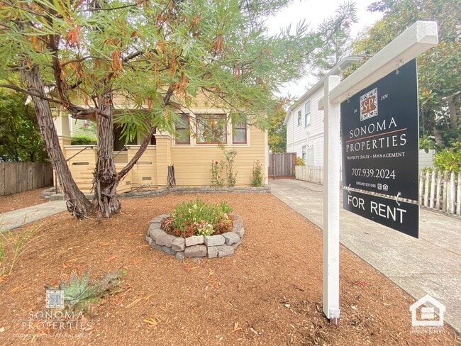 Photo - 1 Bedroom, 1 Bathroom Charming Craftsman i...