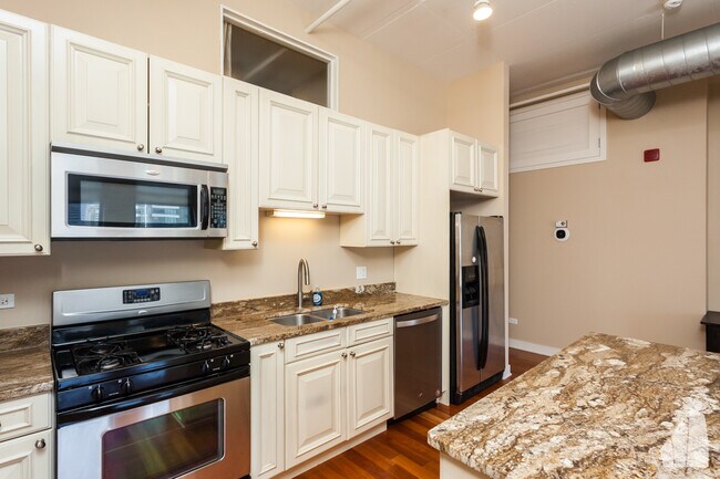Photo - 740 W Fulton St Unit 1209