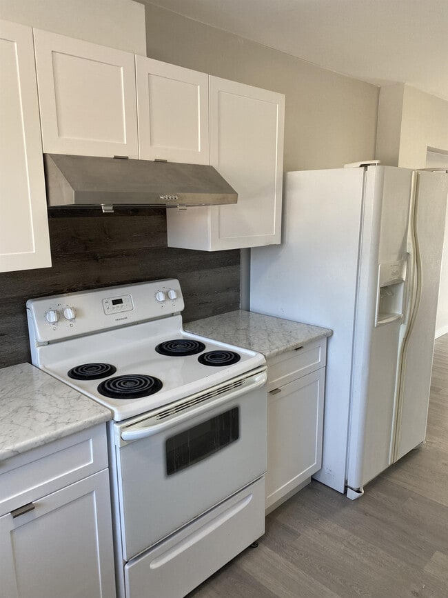 Photo - 2128-2128 Quince St