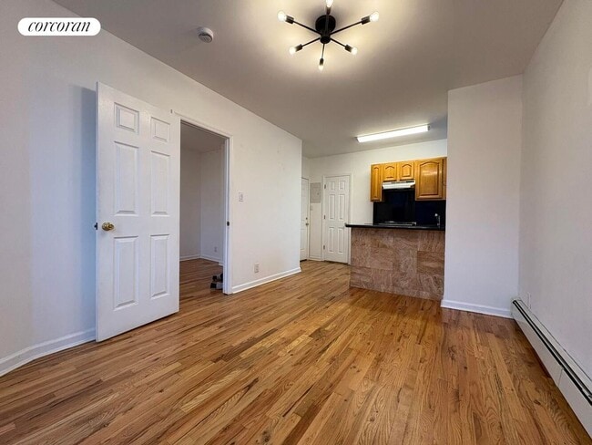 Photo - 16-53 Weirfield St