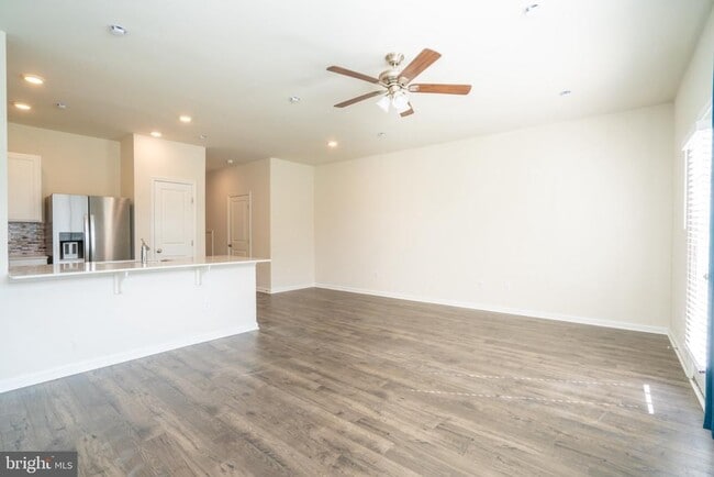 Photo - 172 Mazzeo Dr