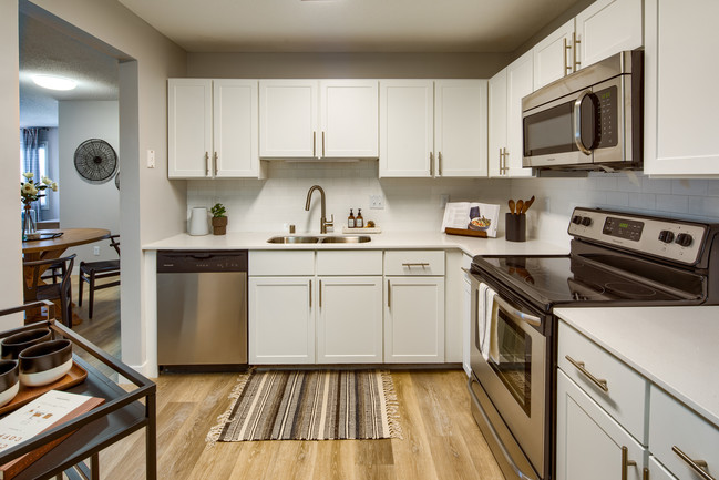 Kitchen - Avana Southview Apartments