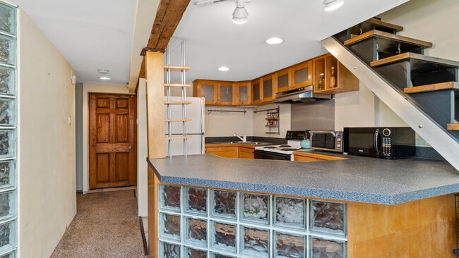 Photo - 1352 N Oakley Blvd