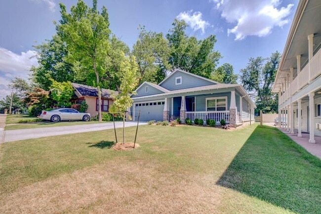 Photo - 4/2.5/2 Home! Rare Find!