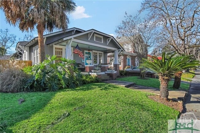 Photo - 709 E 48th St